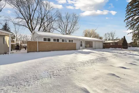 4707 Cayuga Rd, Rockford, IL 61107