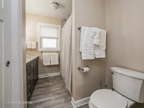 Bath - 37023 N Stanton Point Rd, Ingleside, IL 60041 photo 3 of 4