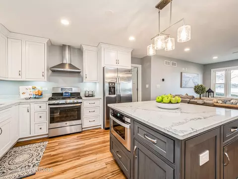 Kitchen - 37023 N Stanton Point Rd, Ingleside, IL 60041 photo 2 of 2
