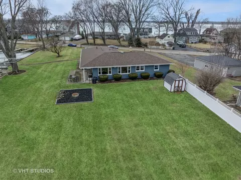 Exterior - 37023 N Stanton Point Rd, Ingleside, IL 60041 photo 2 of 4