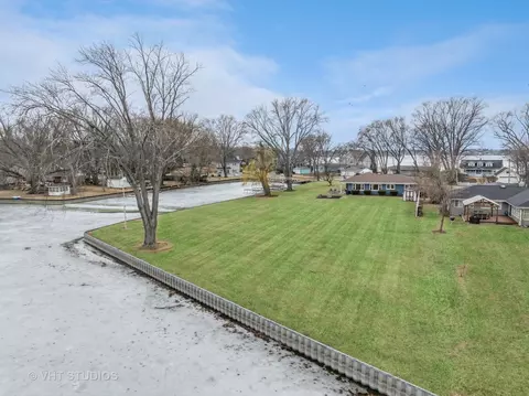 Exterior - 37023 N Stanton Point Rd, Ingleside, IL 60041 photo 3 of 4