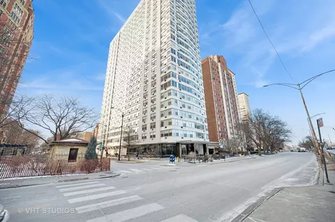 3900 N Lake Shore Dr #22D, Chicago, IL 60613