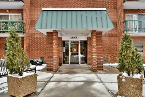 555 S River Rd #606, Des Plaines, IL 60016