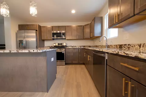 Kitchen - 270 Aspen Dr, Beecher, IL 60401 photo 2 of 3