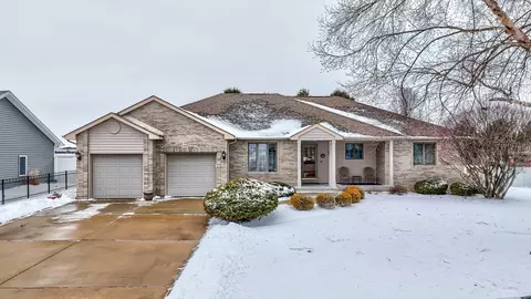 1627 Dairy Ln, Ottawa, IL 61350