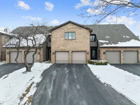 1784 Pebble Beach Dr, Hoffman Estates, IL 60169 photo 1