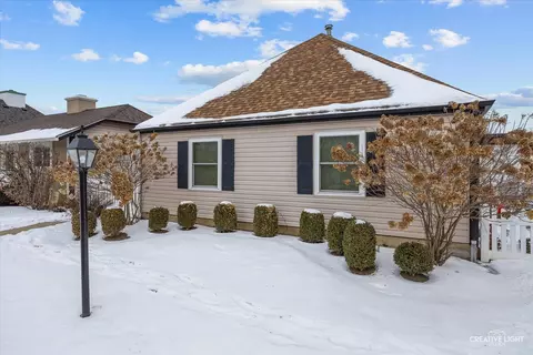 80 Garden Dr, Montgomery, IL 60538