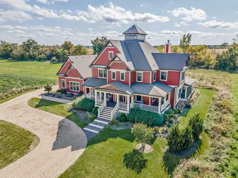 45 S W635 S Serosun Farms Ln, Hampshire, IL 60140