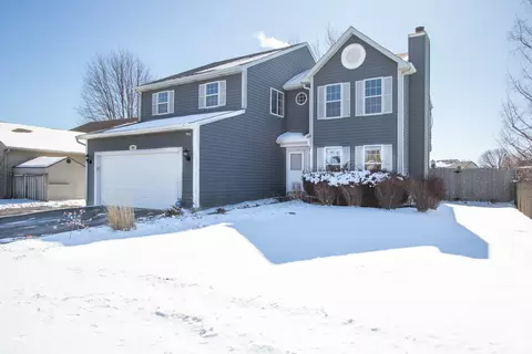 955 E Wheatfield Ln, Lake Villa, IL 60046