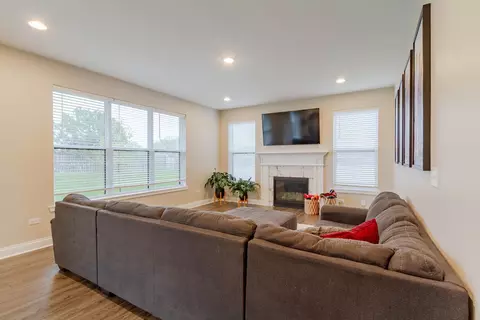 16307 S Harmon Ln, Plainfield, IL 60586 photo 5