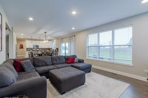 16307 S Harmon Ln, Plainfield, IL 60586 photo 6
