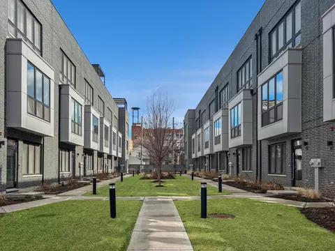 525 N Bishop St #8, Chicago, IL 60642
