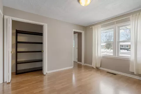 844 S Spring Rd, Elmhurst, IL 60126 photo 6