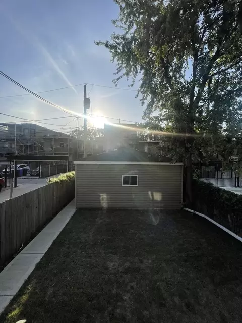 Exterior - 4620 S Evans Ave, Chicago, IL 60653 photo 3 of 4