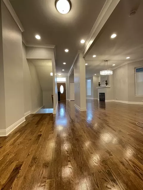 Entry Way - 4620 S Evans Ave, Chicago, IL 60653 photo 3 of 6