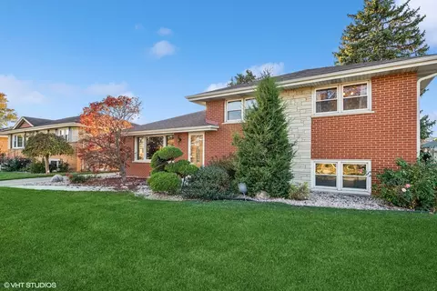 Exterior - 7724 S Octavia Ave, Bridgeview, IL 60455 photo 3 of 6