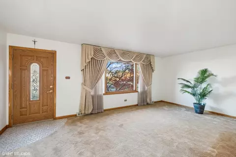 Living - 7724 S Octavia Ave, Bridgeview, IL 60455 photo 1 of 2