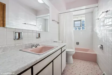 Bath - 7724 S Octavia Ave, Bridgeview, IL 60455 photo 1 of 2