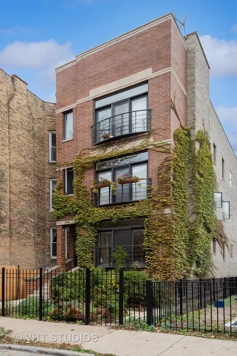 2704 W Cortez St #1, Chicago, IL 60622