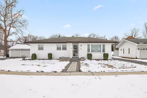 730 Elliott St, Beecher, IL 60401