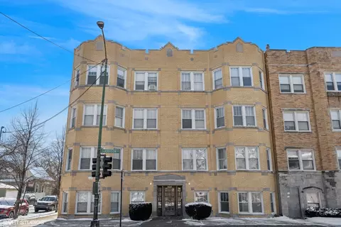 4201 W Addison St #3B, Chicago, IL 60641