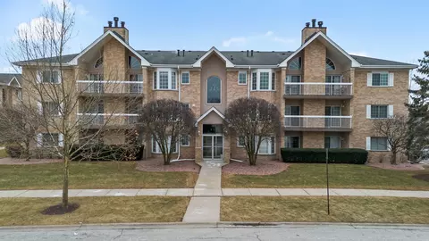 7825 Bristol Park Dr #2A, Tinley Park, IL 60477