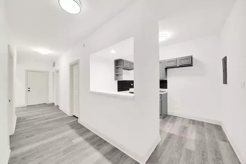 Entry Way - 6216 S Artesian Ave, Chicago, IL 60629 photo 2 of 6
