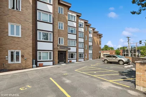 1900 Wilmette Ave #4A, Wilmette, IL 60091