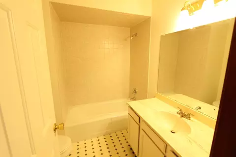Bath - 1111 E Jefferson St #3, Bloomington, IL 61701 photo 1 of 2