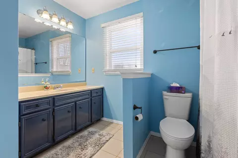 Bath - 622 Berglund Rd, Pecatonica, IL 61063 photo 2 of 2