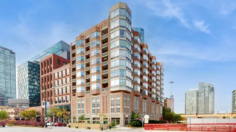 720 W Randolph St #801, Chicago, IL 60661
