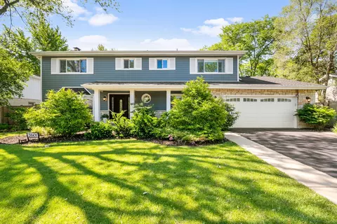 2601 Mulberry Ln, Northbrook, IL 60062