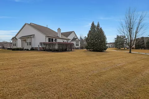 Exterior - 19 Brixton Ct, Algonquin, IL 60102 photo 5 of 6