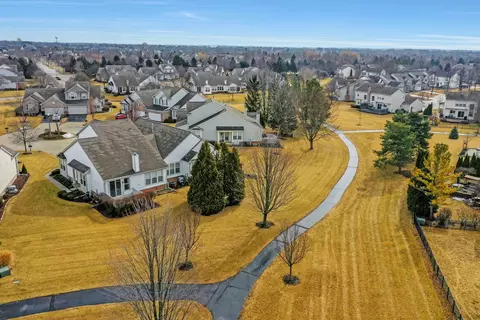 View/Area - 19 Brixton Ct, Algonquin, IL 60102 photo 7 of 9