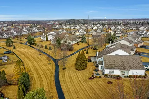 View/Area - 19 Brixton Ct, Algonquin, IL 60102 photo 6 of 9