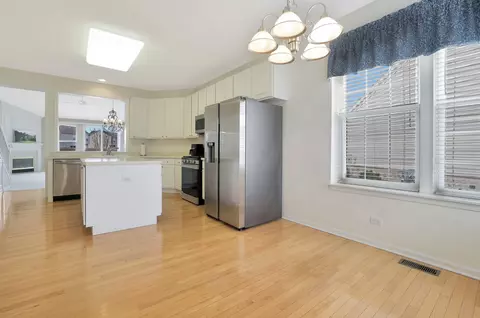 Kitchen - 19 Brixton Ct, Algonquin, IL 60102 photo 3 of 3