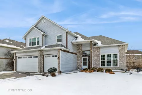 697 Tall Grass Dr, Bolingbrook, IL 60440