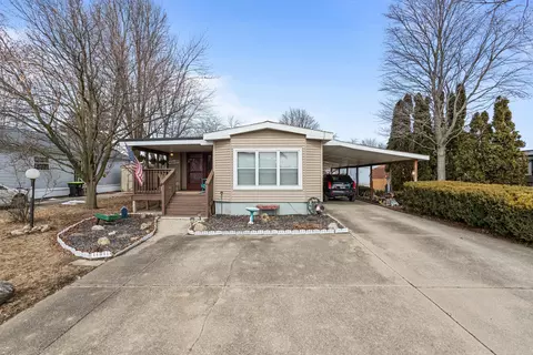 608 Williamson St, Mahomet, IL 61853