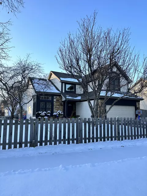 Exterior - 1100 Deep Woods Dr, Elgin, IL 60120 photo 2 of 3