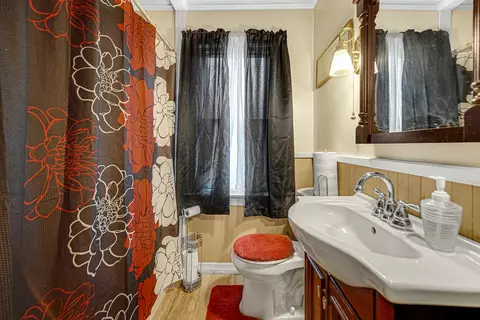 Bath - 14945 Avers Ave, Midlothian, IL 60445 photo 1 of 1