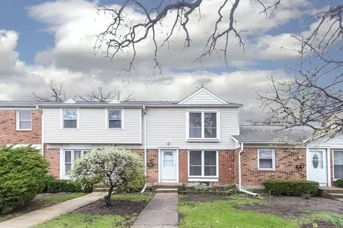3192 Norwood Ct, Streamwood, IL 60107