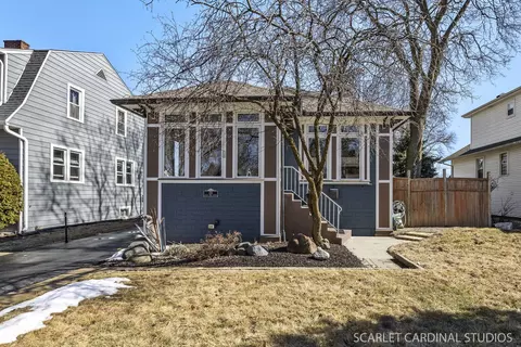 131 S Yale Ave, Villa Park, IL 60181