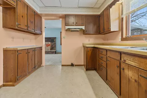 235 S 3rd St, Capron, IL 61012 photo 14