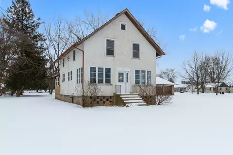 235 S 3rd St, Capron, IL 61012 photo 22