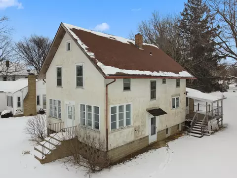 235 S 3rd St, Capron, IL 61012 photo 4