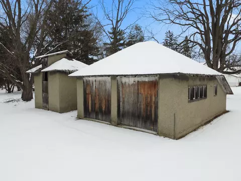 235 S 3rd St, Capron, IL 61012 photo 23