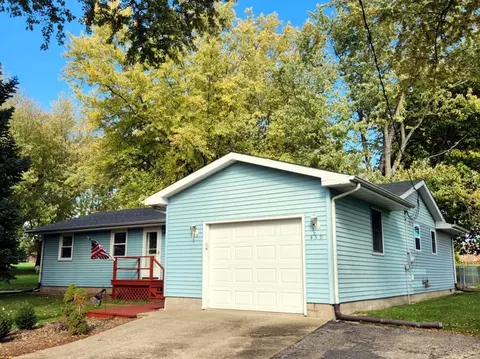 459 Sunnyslope Dr, Varna, IL 61375
