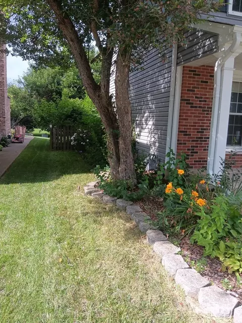 Exterior - 1024 Confederation Dr, Bartlett, IL 60103 photo 2 of 7