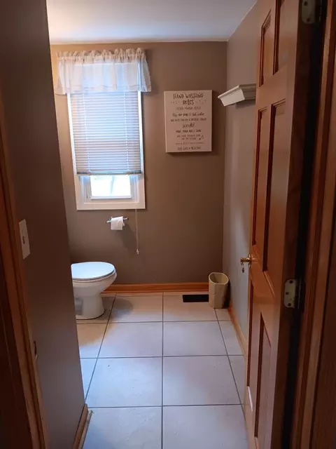 Bath - 1024 Confederation Dr, Bartlett, IL 60103 photo 1 of 4
