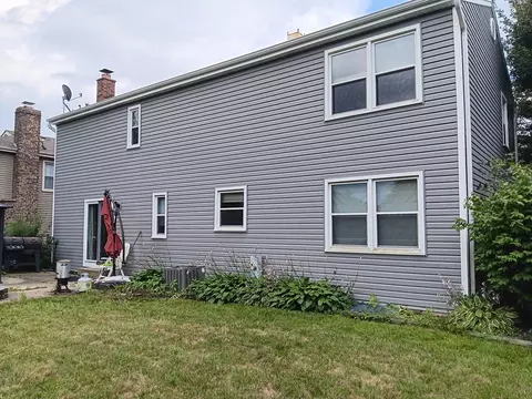 Exterior - 1024 Confederation Dr, Bartlett, IL 60103 photo 5 of 7